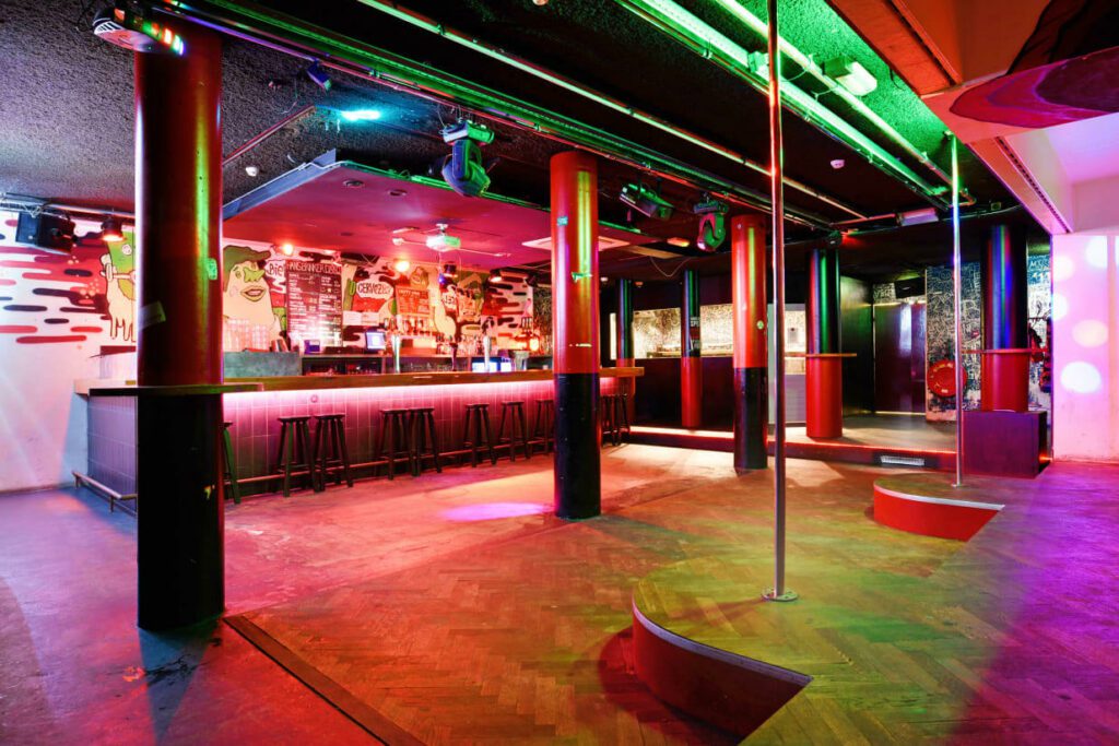 The Best Clubs in Amsterdam for a 24/7 Party - Hostelworld Travel Blog