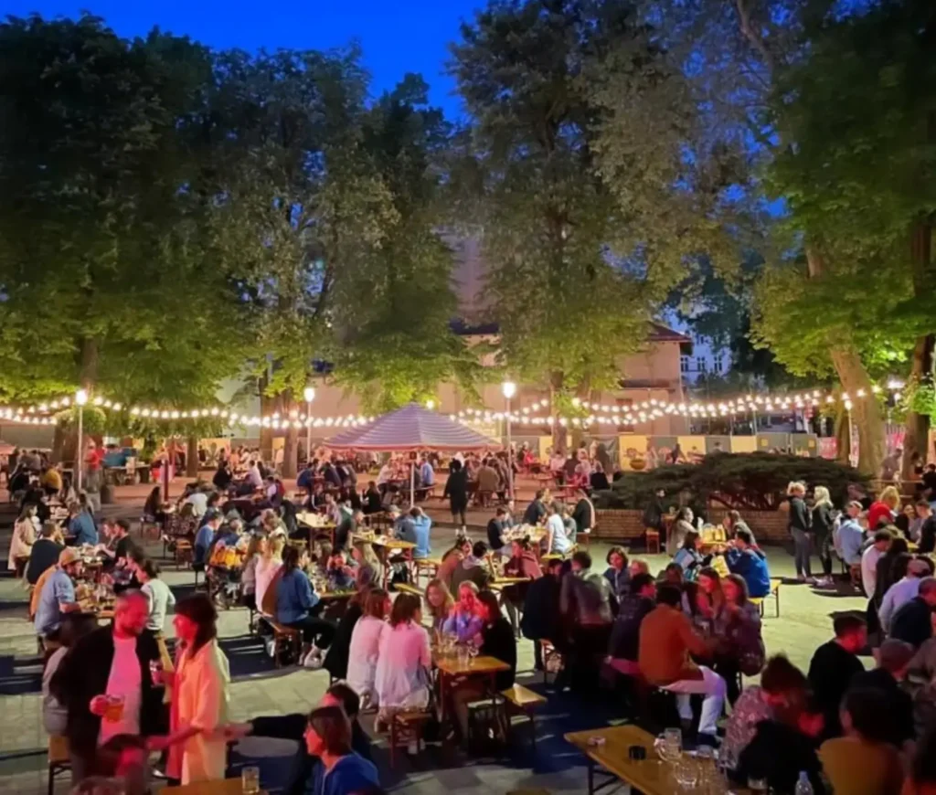 Prater Garten at night
